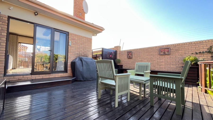 3 Bedroom Property for Sale in Heiderand Western Cape